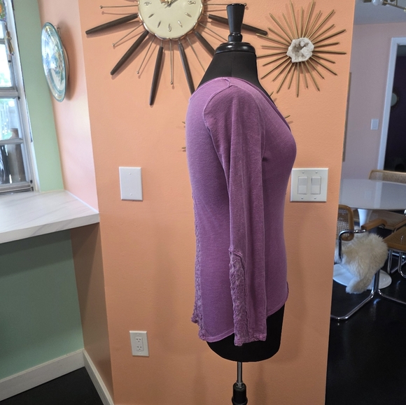 Elena Henley Vintage Arizona S Purple Long Sleeve Tee Fitted Lace Cuff Top TVD - Picture 11 of 16